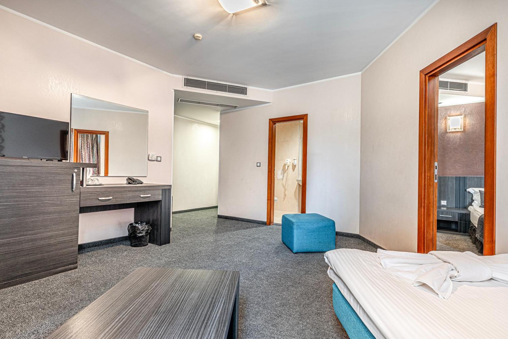 Noris Hotel 3*